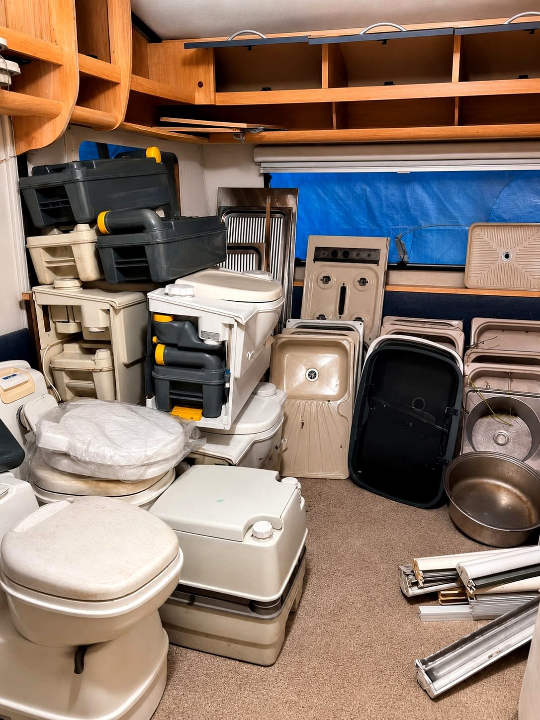 Caravan toilets, sinks and sanitation units organised in the store